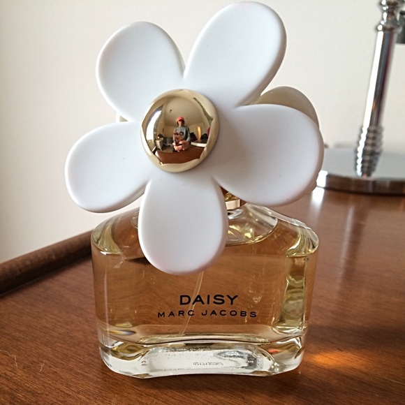 Daisy by Marc Jacobs perfume