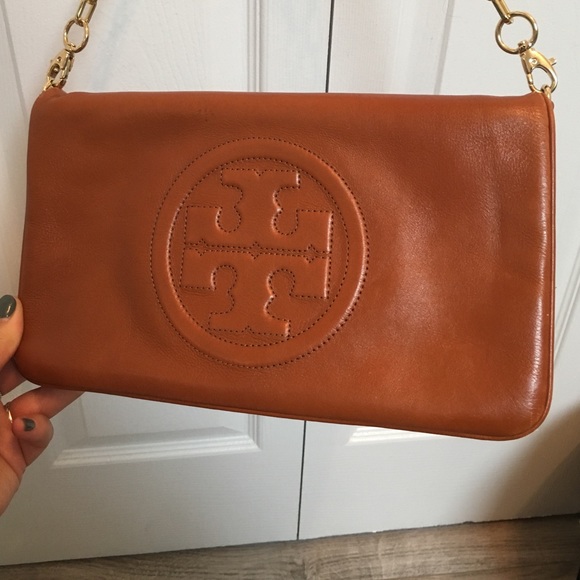tory burch envelope clutch