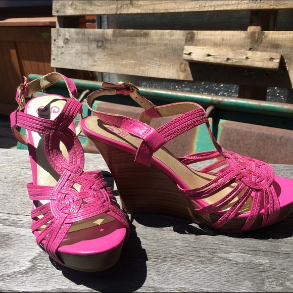 Pink Seychelles wedges
