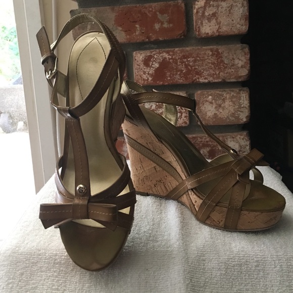 Guess wedges with cute bow detail!
