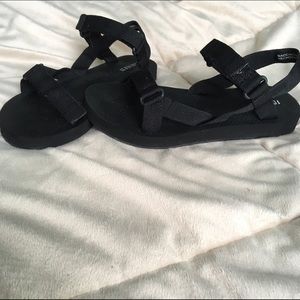 Velcro strappy sandals Clearance