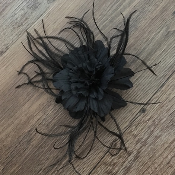 Black flower clip