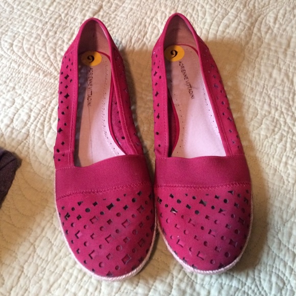 Red Adrienne Vittadini flats
