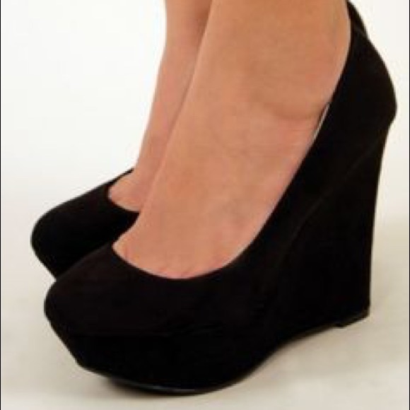 Black Wedged Shoes