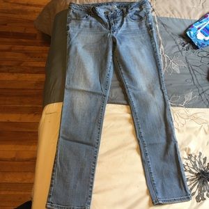 Light wash AE skinny jeans