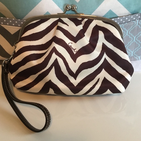 ‼️MAKE AN OFFER‼️Coach Zebra Print Silk wristlet
