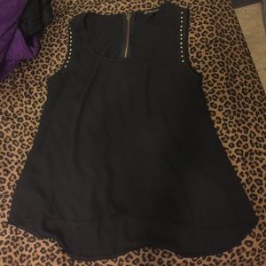 Black high low shirt