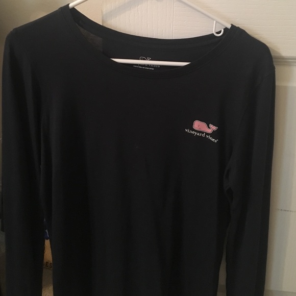Long sleeve vineyard vines super soft tshirt