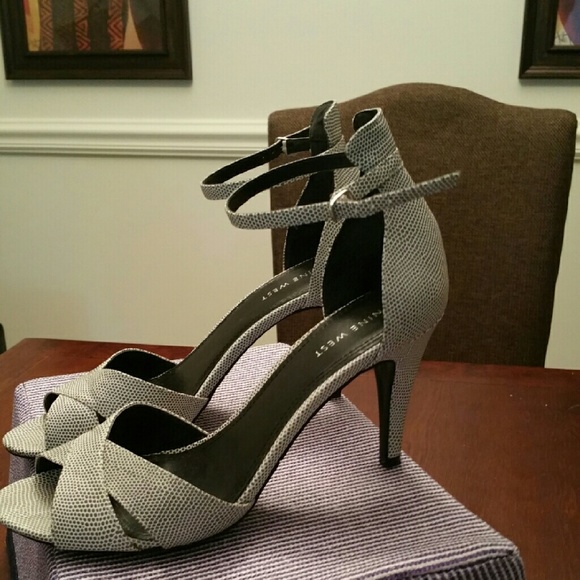shoes - Picture 2 of 3