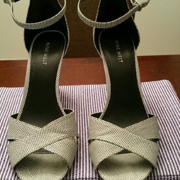 shoes - Picture 3 of 3