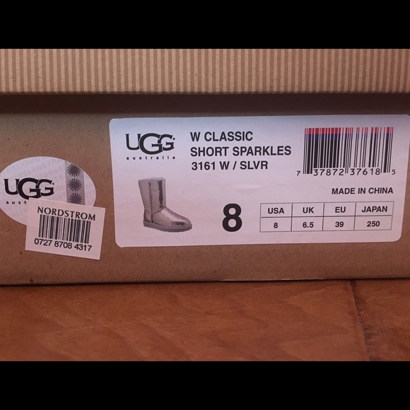 Lightly used sparkly silver UGGs. Women's size 8 - Picture 2 of 4