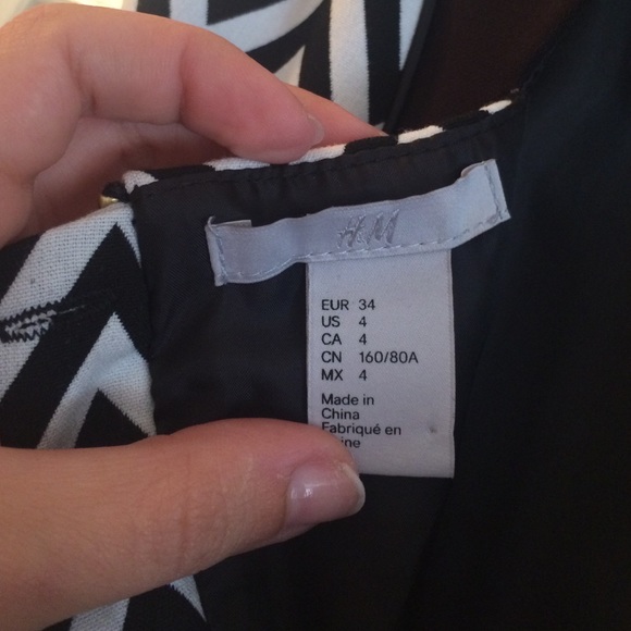 H&M dress size 4. - Picture 3 of 3