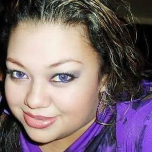 Meet your Posher, Yesenia