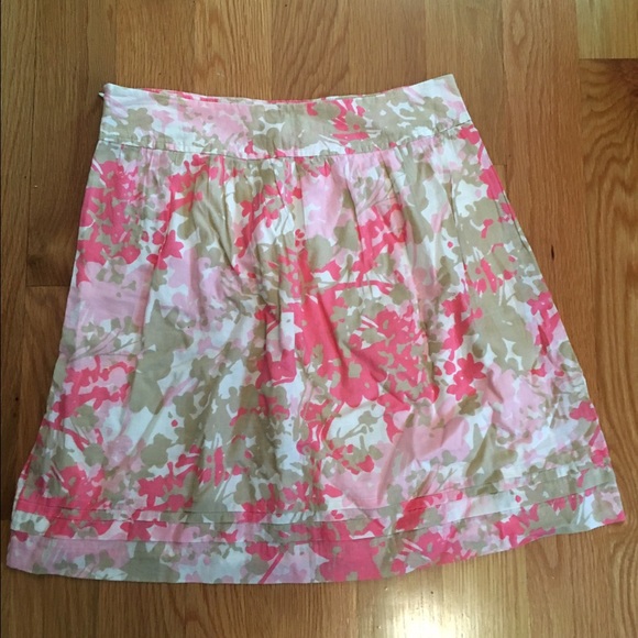 ✨sold✨Beautiful Loft Spring Skirt! 🌸 - Picture 4 of 4