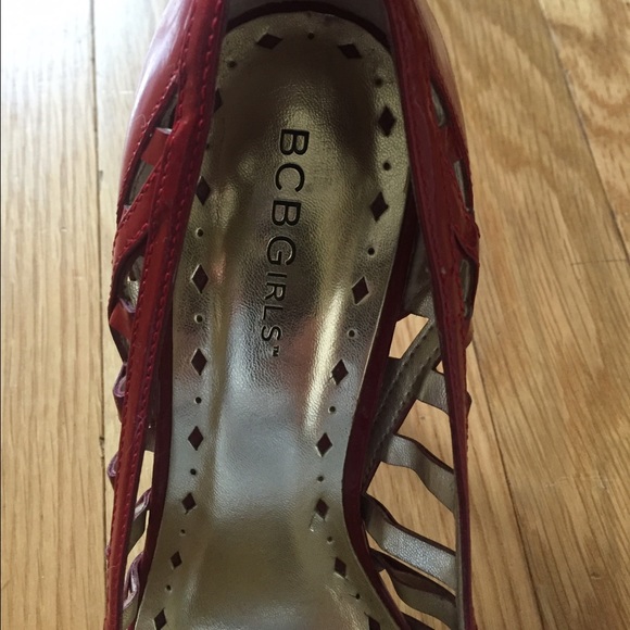 BCBG Red Pointy Heels ...new lower price!!!! - Picture 3 of 4