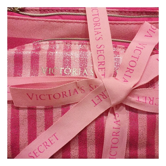 Victoria's Secret makeup bag set - Picture 2 of 3