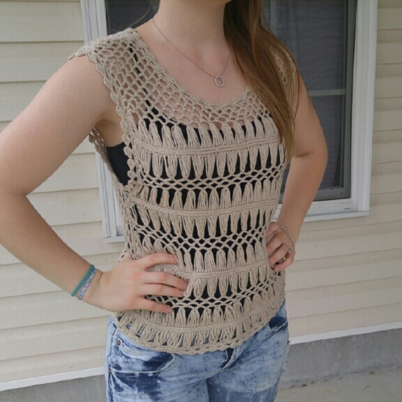 Top - Picture 2 of 3