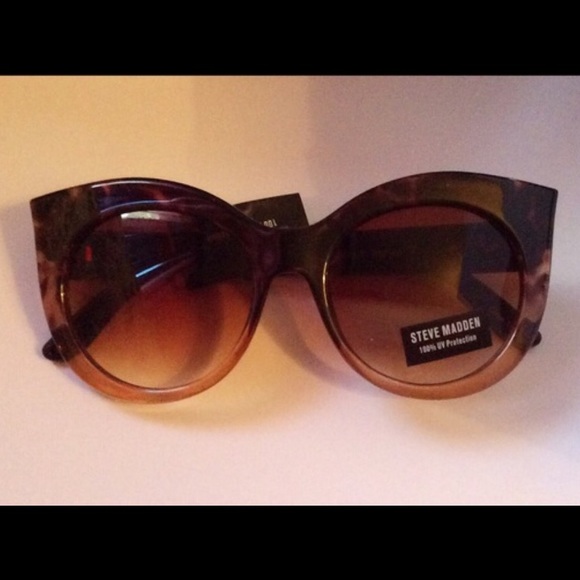 Steve Madden Accessories - Steve Madden Sunglasses 100% UV Protection NWT