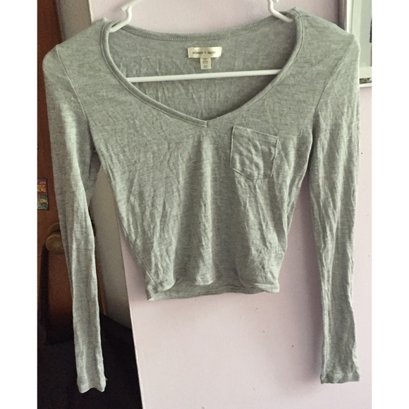 Grey long sleeve crop top