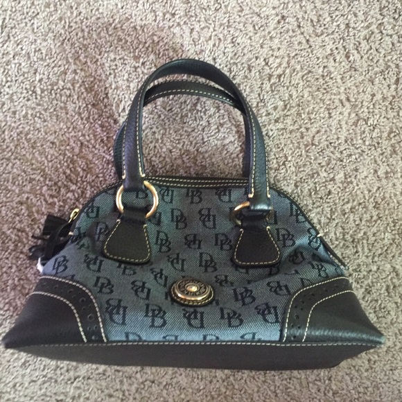 Dooney Bourke purse ( not sure if authentic)