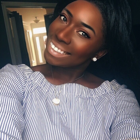 Meet your Posher, Jessica - Picture 3 of 3