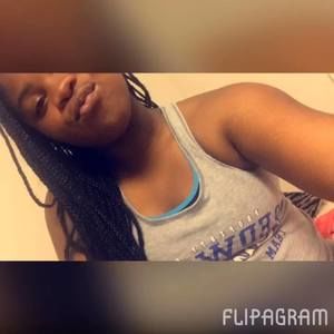 Meet your Posher, Denae