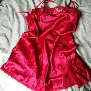 NWOT Vs Satin Chemise