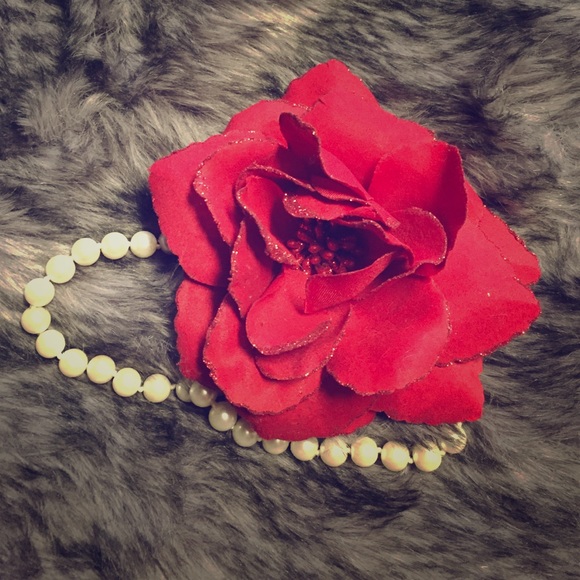 Red Glitter Flower Pin 🌹 Multi Use!