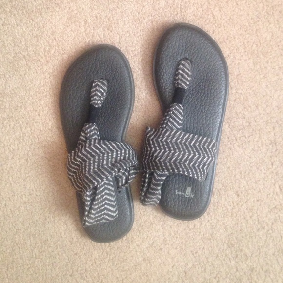 Sanuk sandals really comfortable!