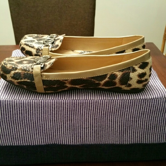 Shoes - Picture 2 of 3