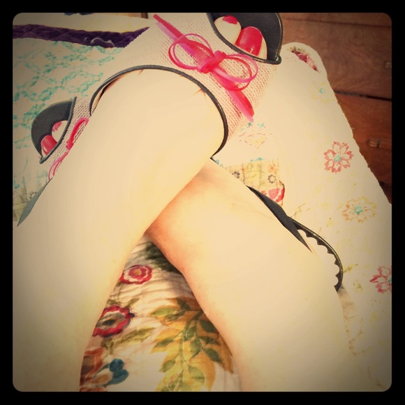 Beautiful vintage Marc Jacobs kitten heals size 9
