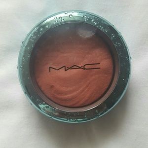 MAC aquatics blush in Sea me, Hear me