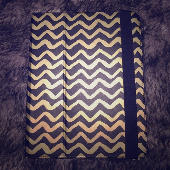 Adjustable Black & Gold Chevron iPad Case ✨