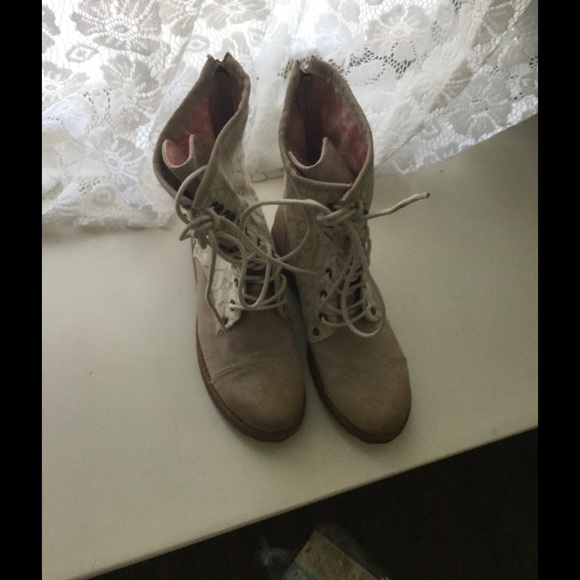 NWOT lace boots