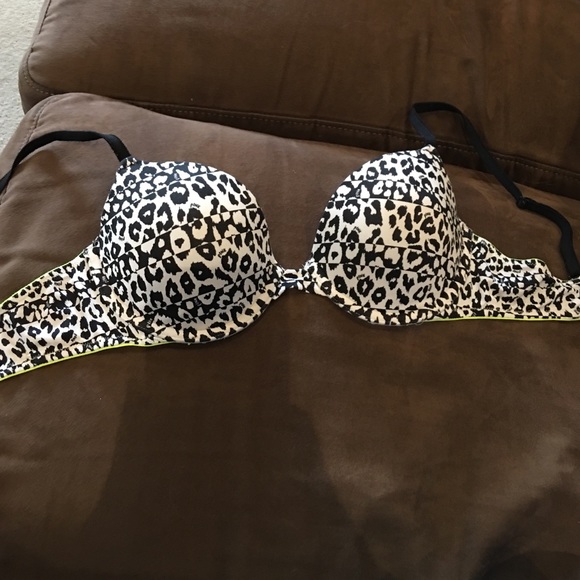 🌟VS Pink wear everywhere bra 34B🌟