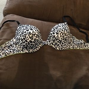 🌟VS Pink wear everywhere bra 34B🌟