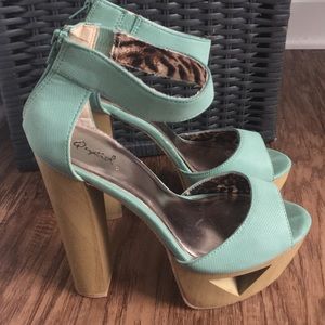 TEAL HEELS ❤️
