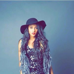 Meet your Posher, Selena