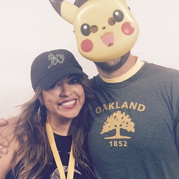 Hi there! Make an offer! Cleaning my closet out!π - Picture 1 of 4