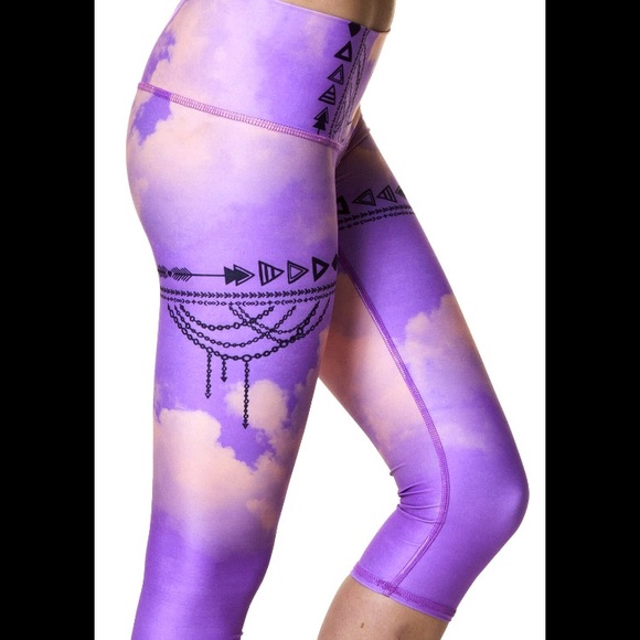 Teeki crop yoga pants