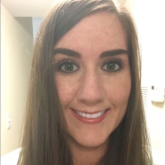 Meet your Posher, Emily - Picture 1 of 1