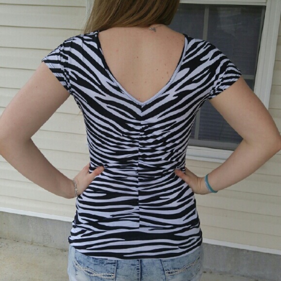 Top - Picture 2 of 2