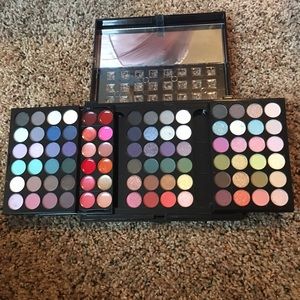 Makeup pallet