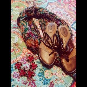 SOLD FINAL MARKDOWN Cherokee Bronze Sandals