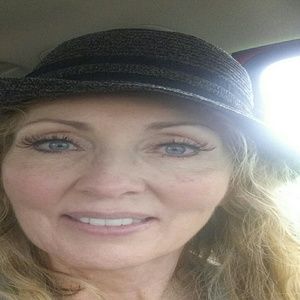 Meet your Posher, Cindy