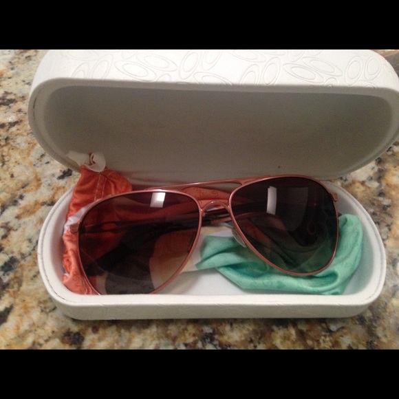 NEW Oakley Daisy Chain Aviators