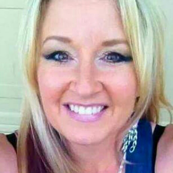 Meet your Posher, Karen - Picture 1 of 1