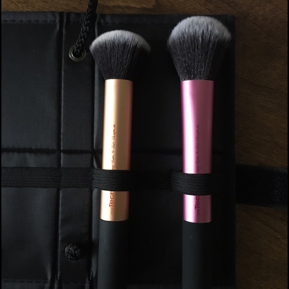 Brand new Real Techniques brushes with case!
