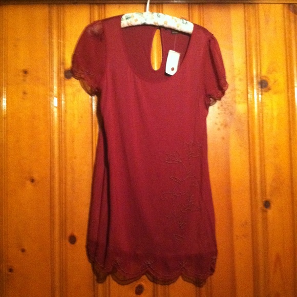 Forever 21 tunic with beading NWT maroon size L
