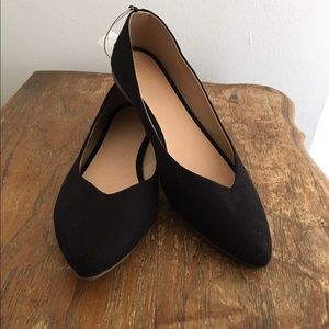 Brand new Old Navy sueded pointy ballet flats